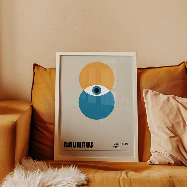 Peinture minimaliste Bauhaus avec des formes circulaires audacieuses jaunes, bleues et blanches