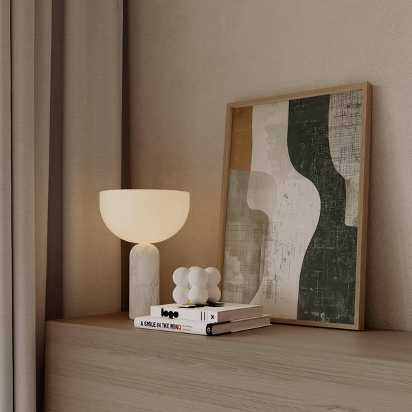 Impression mate Wabi Sabi présentant des contours organiques et des teintes délavées

