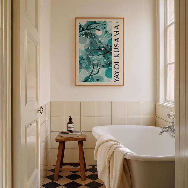 Branches et points sophistiqués de couleur bleu sarcelle dans une décoration murale aux tons bleu sarcelle