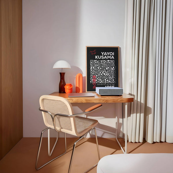 Des motifs à pois inspirés de Yayoi Kusama pour décorer les murs de votre bureau