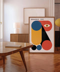 Graphisme Bauhaus avec motif œil et équilibre géométrique