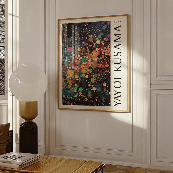 Motif abstrait multicolore dans une grande œuvre d'art murale contemporaine colorée