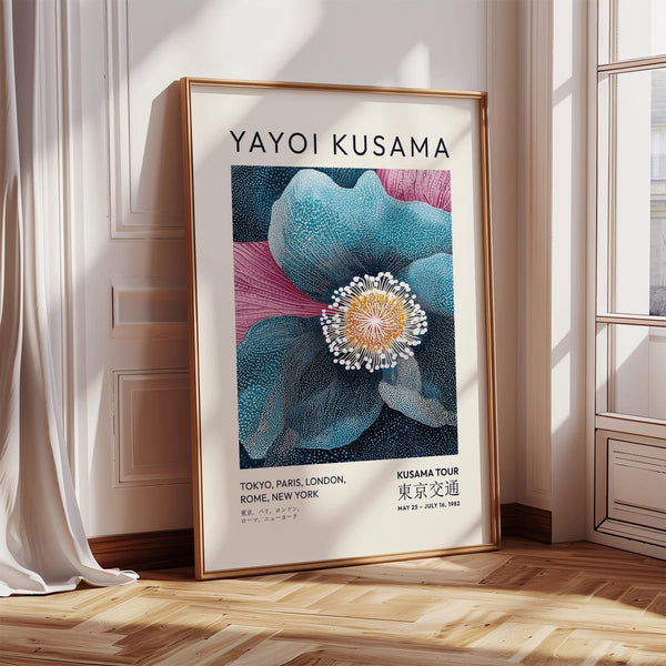 Œuvre d'art de haute qualité représentant une fleur bleue, inspirée par Yayoi Kusama