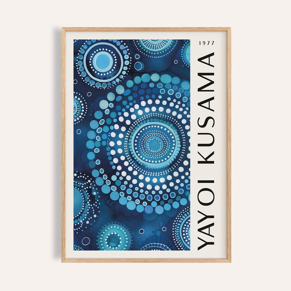 Quadro astratto blu con mandala ispirato ai pois di Yayoi Kusama