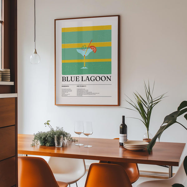 Quadro da parete per la cucina con un vivace cocktail blu e dettagli color ciliegia.