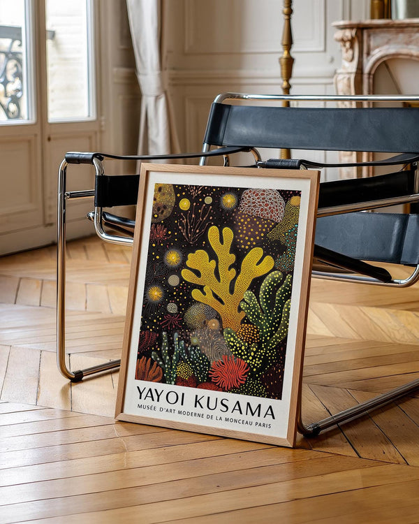 Moderno dipinto di barriera corallina con texture puntinate e forme oceaniche.