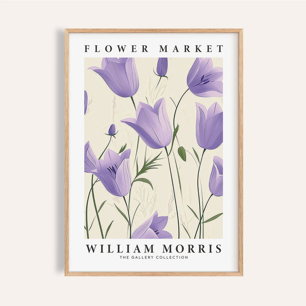 William Morris decorazioni murali con tulipani nei toni del lavanda per la camera da letto