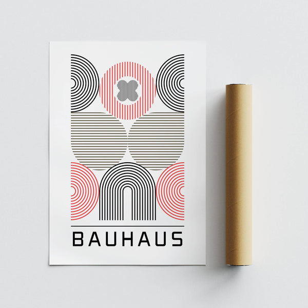 Audaci decorazioni murali rosse e gialle per l'ufficio domestico in un ambiente minimalista