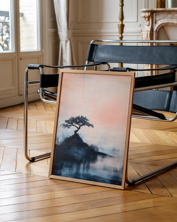 Arte astratta giapponese tranquilla con un cielo rosa tenue e una silhouette scura del paesaggio.