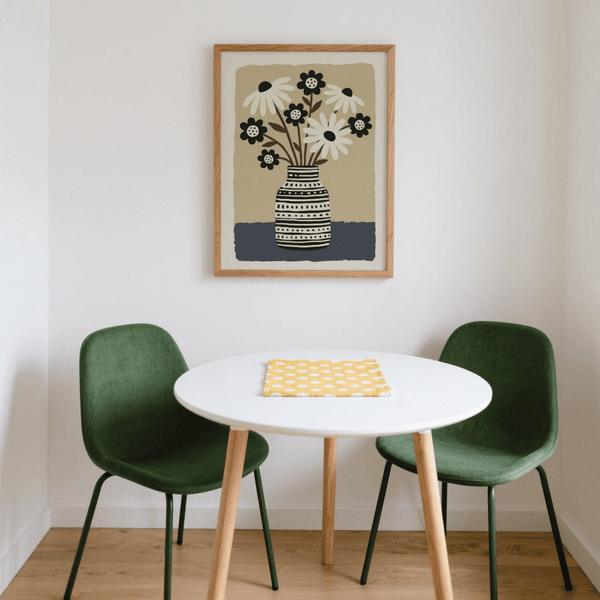 Elegante vaso da fiori da parete nei colori beige e bianco, ideale come decorazione per l'ingresso.