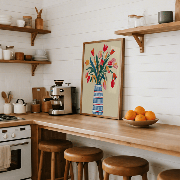 Vaso floreale artistico in blu, rosa, rosso, beige e verde per decorare le pareti della camera da letto