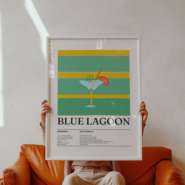 Quadro da parete per cucina con illustrazione di un cocktail Blue Lagoon guarnito con agrumi.