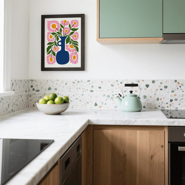 Stampa con vaso di fiori ideale per decorare la cucina con colori vivaci come verde, blu, rosa e arancione