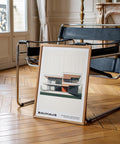 Casa modernista audace in stile Bauhaus con design poster.