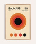 Poster Bauhaus arancione con cerchi concentrici per un soggiorno moderno

