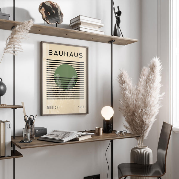 Poster artistico in stile Bauhaus con dettagli lineari nitidi