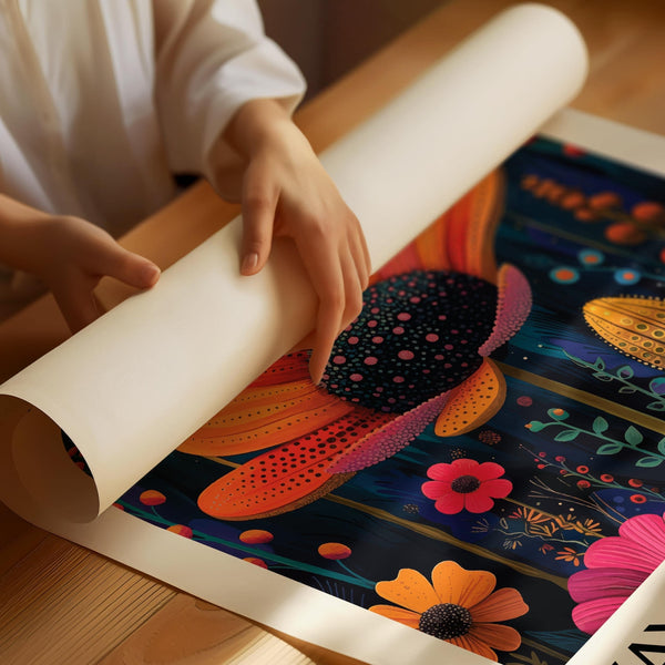 Stampa decorativa da parete con motivi floreali unica nel suo genere, dalla composizione espressiva e audace