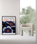 Grande poster con fiori blu, perfetto per decorare le pareti con un tocco di stile