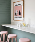 Poster divertente con due gatti che chiacchierano in un bar