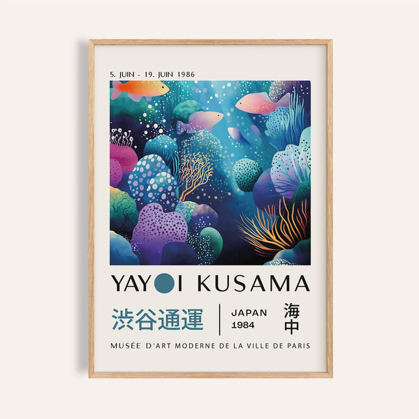 Vivace stampa della mostra di Kusama presente nelle stampe artistiche dedicate ai pesci