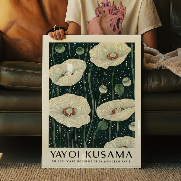 Poppy Wall Art raffigurante fiori stilizzati e una composizione semplice.