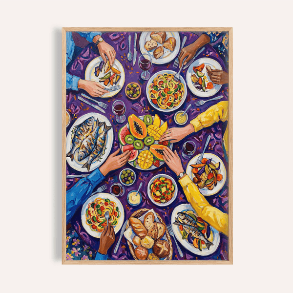 Poster colorato con motivi viola e gialli in una sala da pranzo, stampa artistica