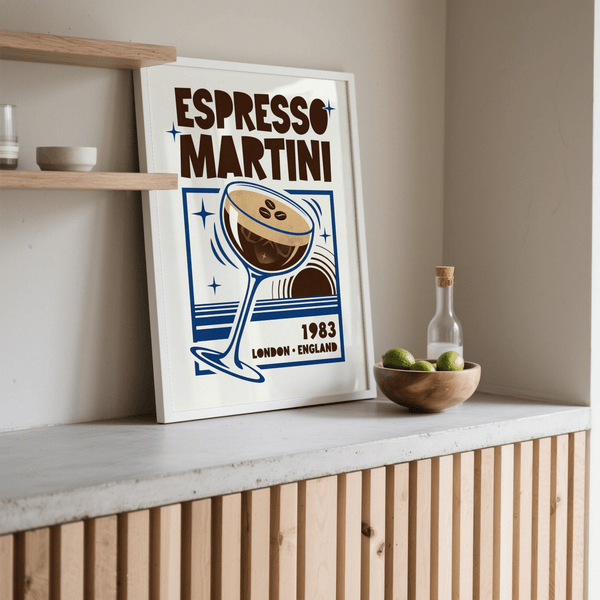 Espresso Martini Stampa decorativa per cocktail Stampa artistica da parete blu e beige