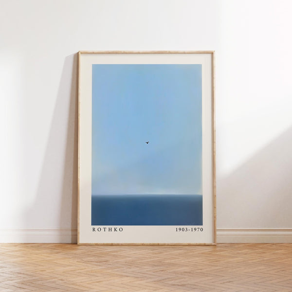 Stampa artistica su tela blu raffigurante un oceano calmo e un uccello solitario nel cielo.