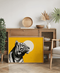 Quadro decorativo Landscape Tiger con vivaci accenti gialli per decorare la parete della zona studio
