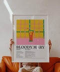 Poster retrò di un cocktail Bloody Mary con sfondo a griglia gialla e rosa.