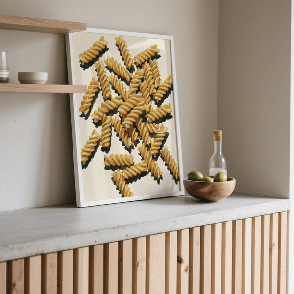 Stampa artistica Fusilli Pasta in beige e giallo per un design accogliente della cucina