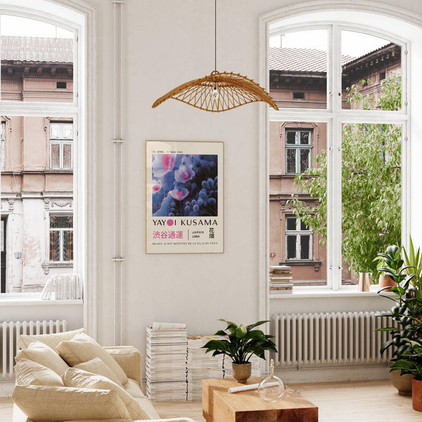 Esclusivo disegno floreale astratto raffigurato in un quadro astratto viola