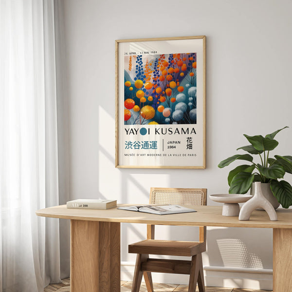 Quadro astratto floreale caratterizzato da una composizione unica e artistica