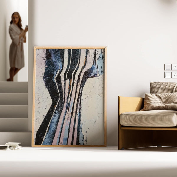 Interni industriali con arte astratta wabi sabi a strisce