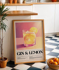 Elegante stampa con cocktail al gin e limone come decorazione da parete per bar e cucine