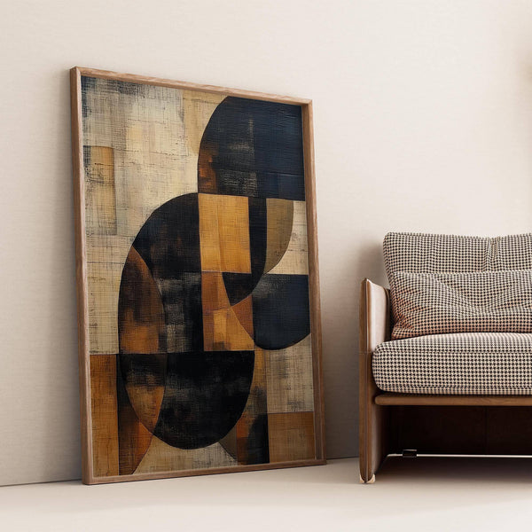 Soggiorno in stile Japandi arredato con calde opere d'arte astratte color marrone alle pareti